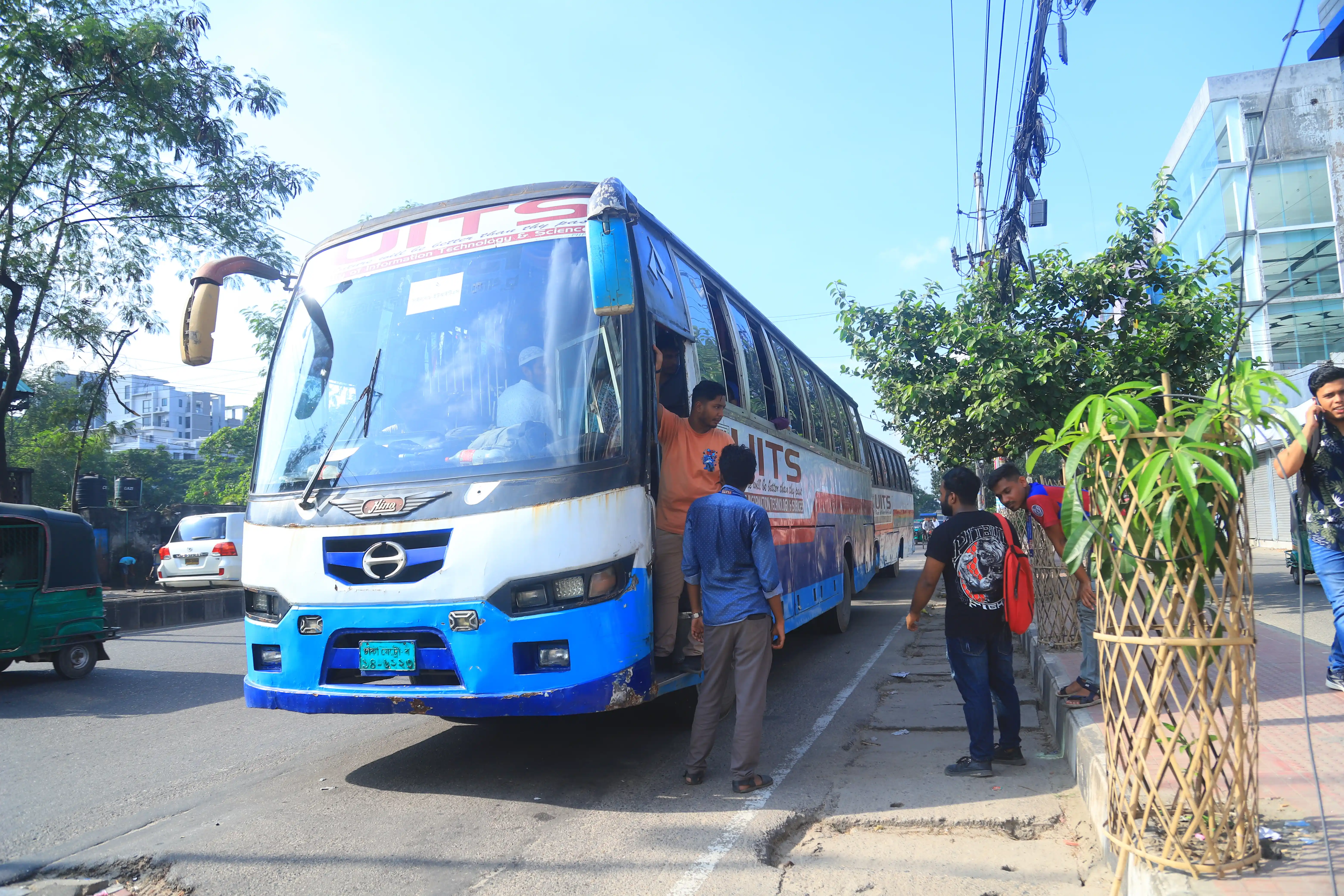 UITS Bus Service Banner